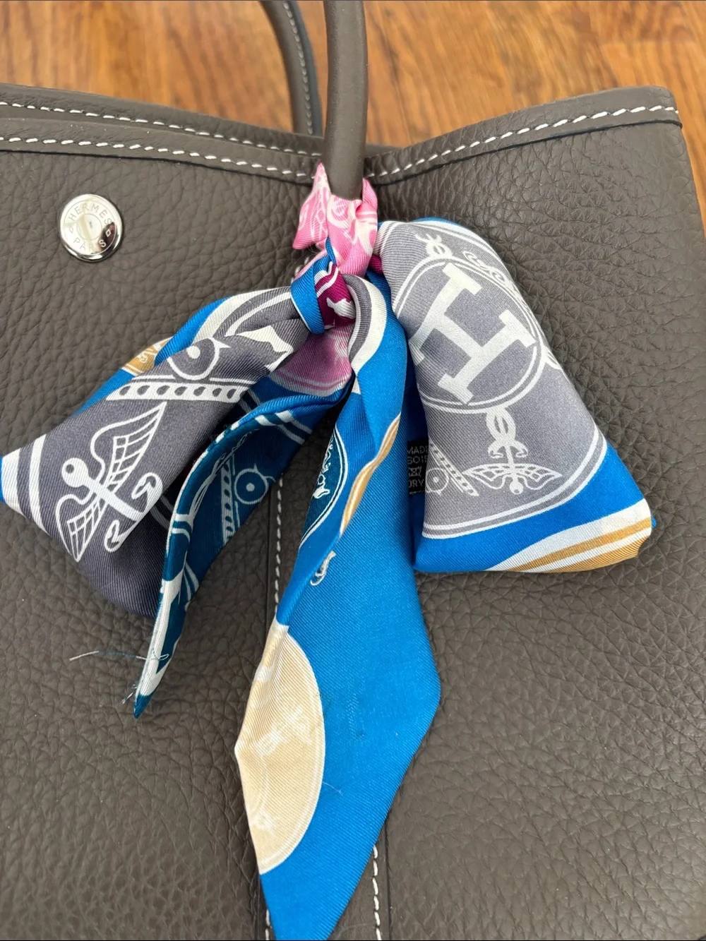 Hermes Gray Pebbled Leather Tote with Blue Accent Scarf - Picture 3 of 9